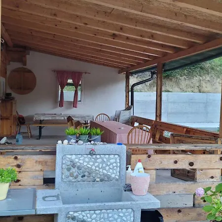 Vikendica Zenik Rakovica